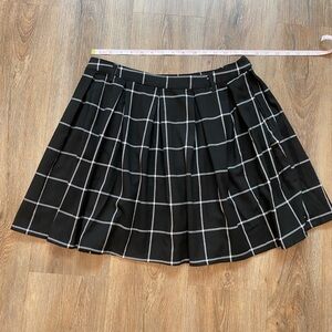 Hot topic mini skirt size L